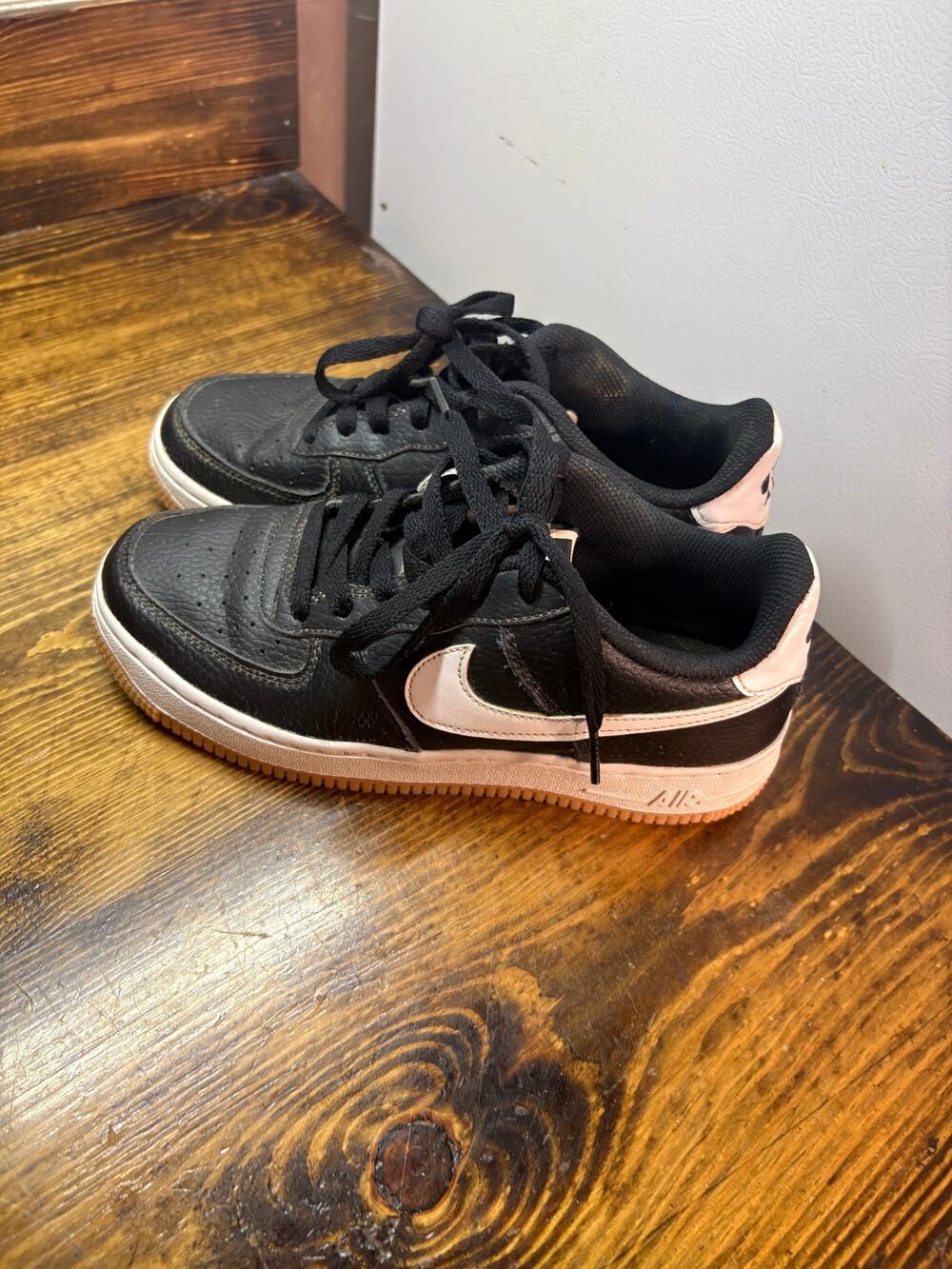 Nike Black Sneakers Size 5Y